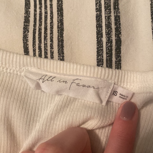 All In Favor Longsleeve Cropped Shirt - Picture 3 of 3